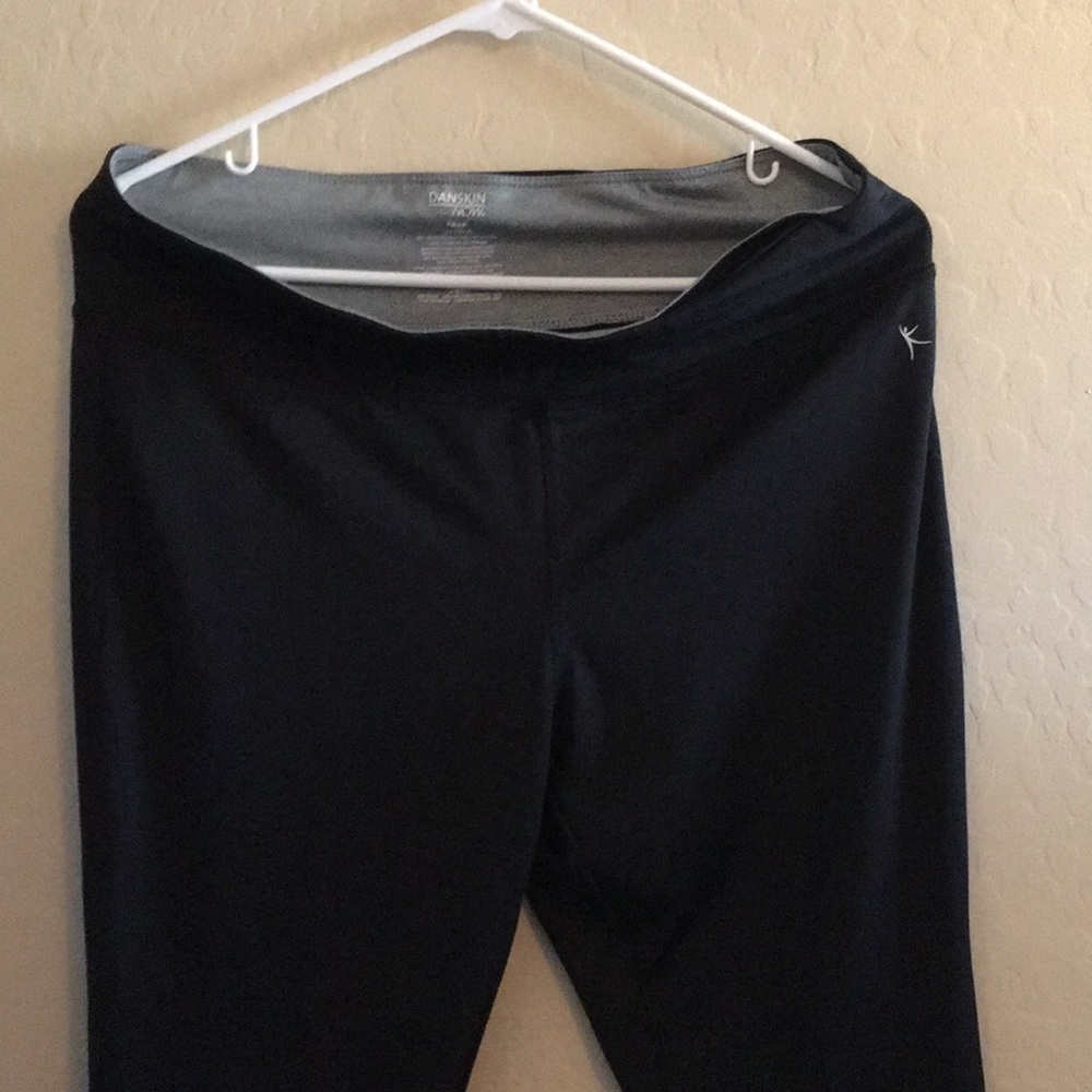 DANSKIN NOW FITTED L/G 12-14 88% POLYSTER 12% Spandex reflectors